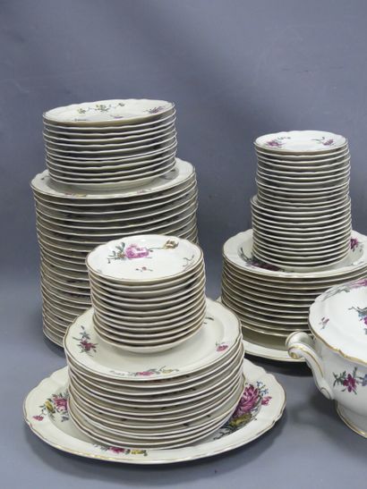 LIMOGES Bernardaud. Part of service model...