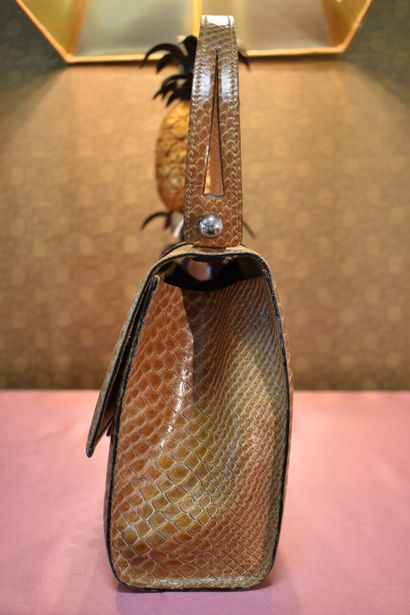 CHRISTIAN DIOR. Beige snake handbag. 

Size:...