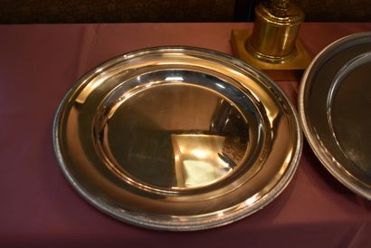 CHRISTOFLE. Meeting of an oval dish and a...