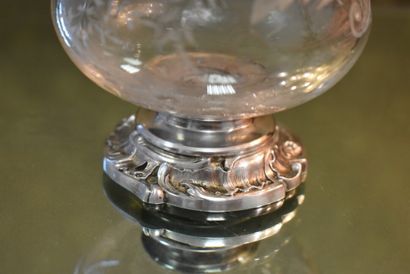 Small crystal decanter with engraved decoration...