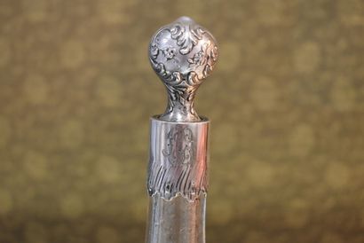 Small crystal decanter with engraved decoration...