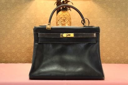 HERMES made in France. Kelly bag 32cm, in...