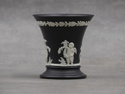 WEDGWOOD, Petite coupe à bord évasé. Hauteur...