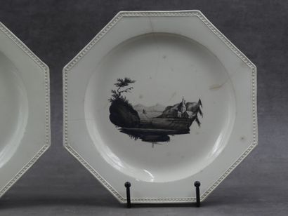 Paire d'assiettes octogonales, paysage lacustre....