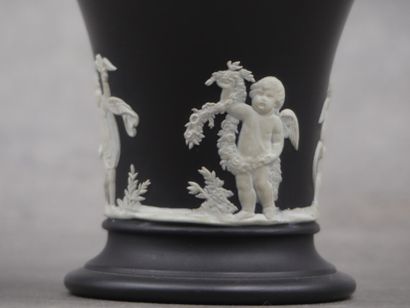 WEDGWOOD, Petite coupe à bord évasé. Hauteur...