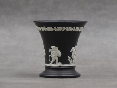 WEDGWOOD, Petite coupe à bord évasé. Hauteur...