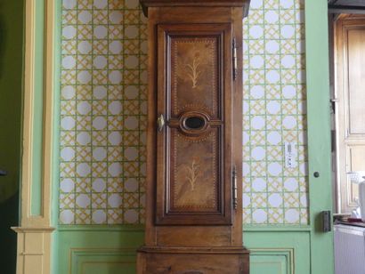 Horloge de parquet en bois naturel à décor...