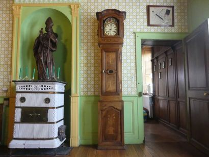 Horloge de parquet en bois naturel à décor...