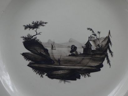 Paire d'assiettes octogonales, paysage lacustre....