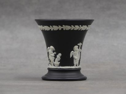 WEDGWOOD, Petite coupe à bord évasé. Hauteur...