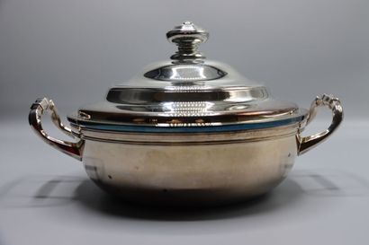 CHRISTOFLE. Paire de légumiers en métal argenté...