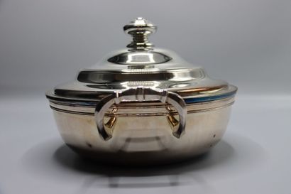 CHRISTOFLE. Paire de légumiers en métal argenté...
