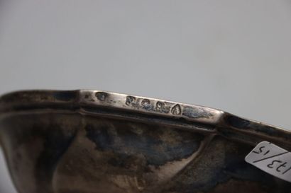 Paire de bougeoirs en argent, fût à godrons,...