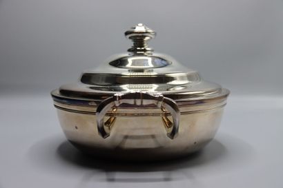 CHRISTOFLE. Paire de légumiers en métal argenté...