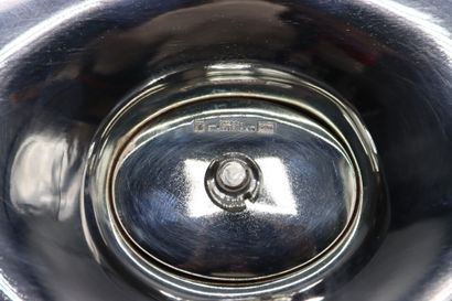 CHRISTOFLE. Une saucière avec un petit saladier...