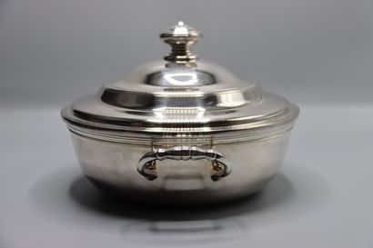 CHRISTOFLE. Paire de légumiers en métal argenté...