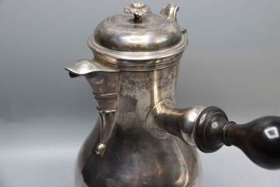 VERSEUSE en argent de forme balustre avec...