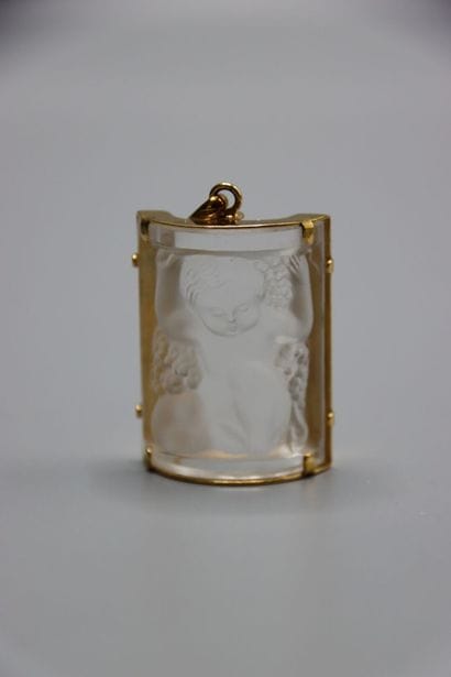 LALIQUE - Marie-Claude LALIQUE. Pendentif...