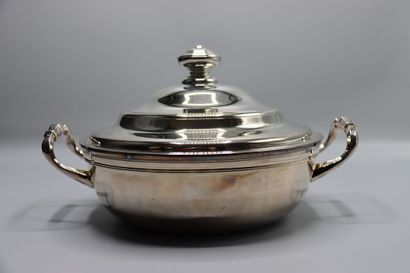 CHRISTOFLE. Paire de légumiers en métal argenté...