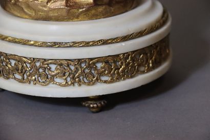 Travail du XXe siècle. Paire de chandelier...