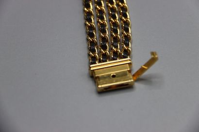 CHANEL modèle Mademoiselle. Montre de dame...