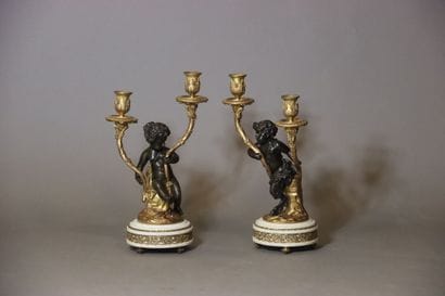 Travail du XXe siècle. Paire de chandelier...