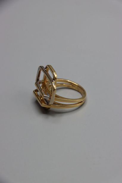 HAYOTTE à Metz. Bague contemporaine aux deux...