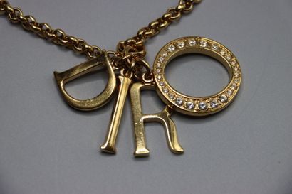 CHRISTIAN DIOR. Collier en métal doré et...