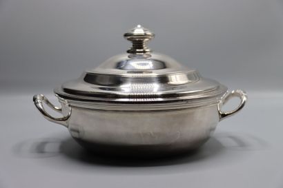 CHRISTOFLE. Paire de légumiers en métal argenté...