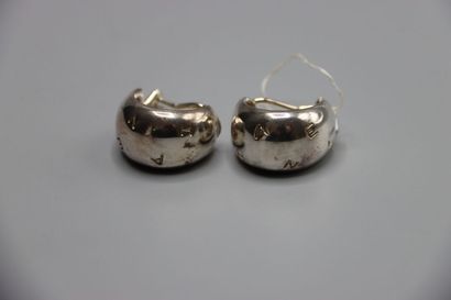 CHANEL. Paire de clips en argent (925).