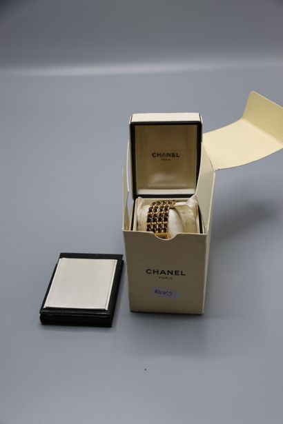 CHANEL modèle Mademoiselle. Montre de dame...