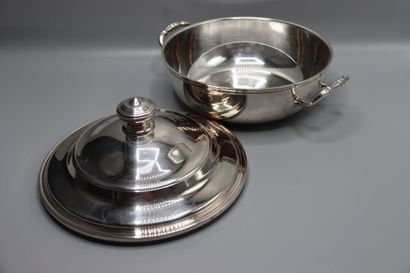CHRISTOFLE. Paire de légumiers en métal argenté...
