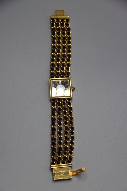 CHANEL modèle Mademoiselle. Montre de dame...