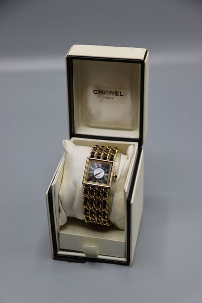 CHANEL modèle Mademoiselle. Montre de dame...