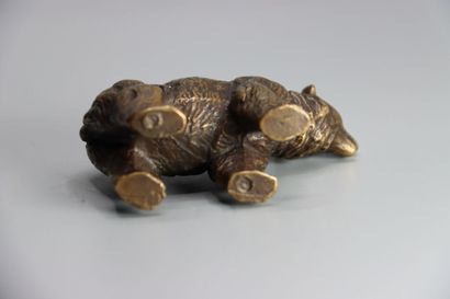 Bronze
Ours en bronze. Travail probablement...