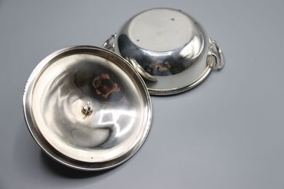 CHRISTOFLE. Une saucière avec un petit saladier...