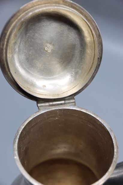 VERSEUSE en argent de forme balustre avec...