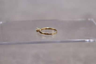 Bague solitaire diamant or jaune 750/°° classique...