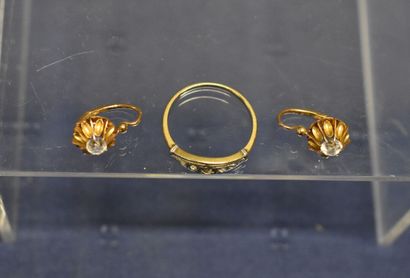 Ensemble boucles d'oreilles et bague or jaune...