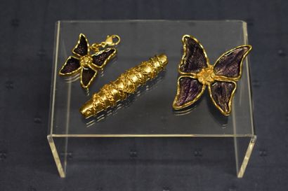 Yves Saint Laurent. Ensemble composé d'une...
