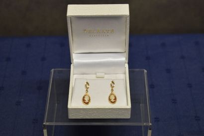 Boucles d'oreilles en or jaune 750 ornées...