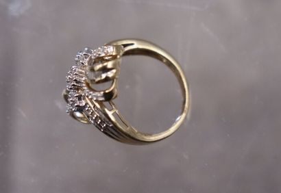 Bague or 375/°° multi-diamants , ronds et...