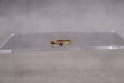 Bague solitaire diamant or jaune 750/°° classique...