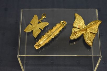 Yves Saint Laurent. Ensemble composé d'une...