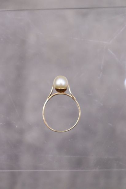 Bague et boucles d'oreilles or 750/°° et...