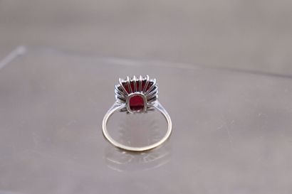 Bague or gris 750/°° entourage pierres de...