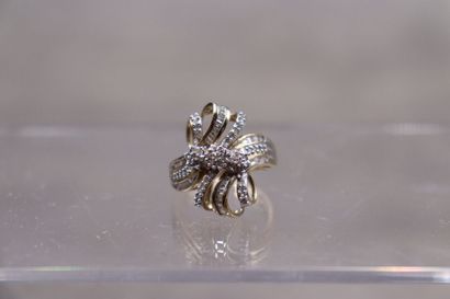Bague or 375/°° multi-diamants , ronds et...
