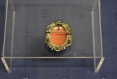 Broche/pendentif camée avec monture en argent...