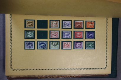 Réunion de douze classeurs de timbres étrangers...