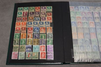 Collection de timbres français et suisses...